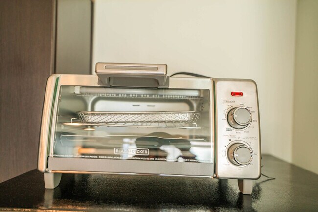 Building Photo - 914 N 4th St