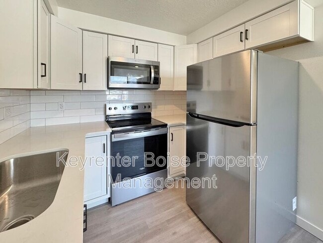 Building Photo - 1243 S Security Ln