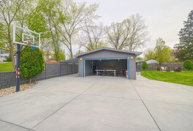 Building Photo - 7512 W 136th Pl