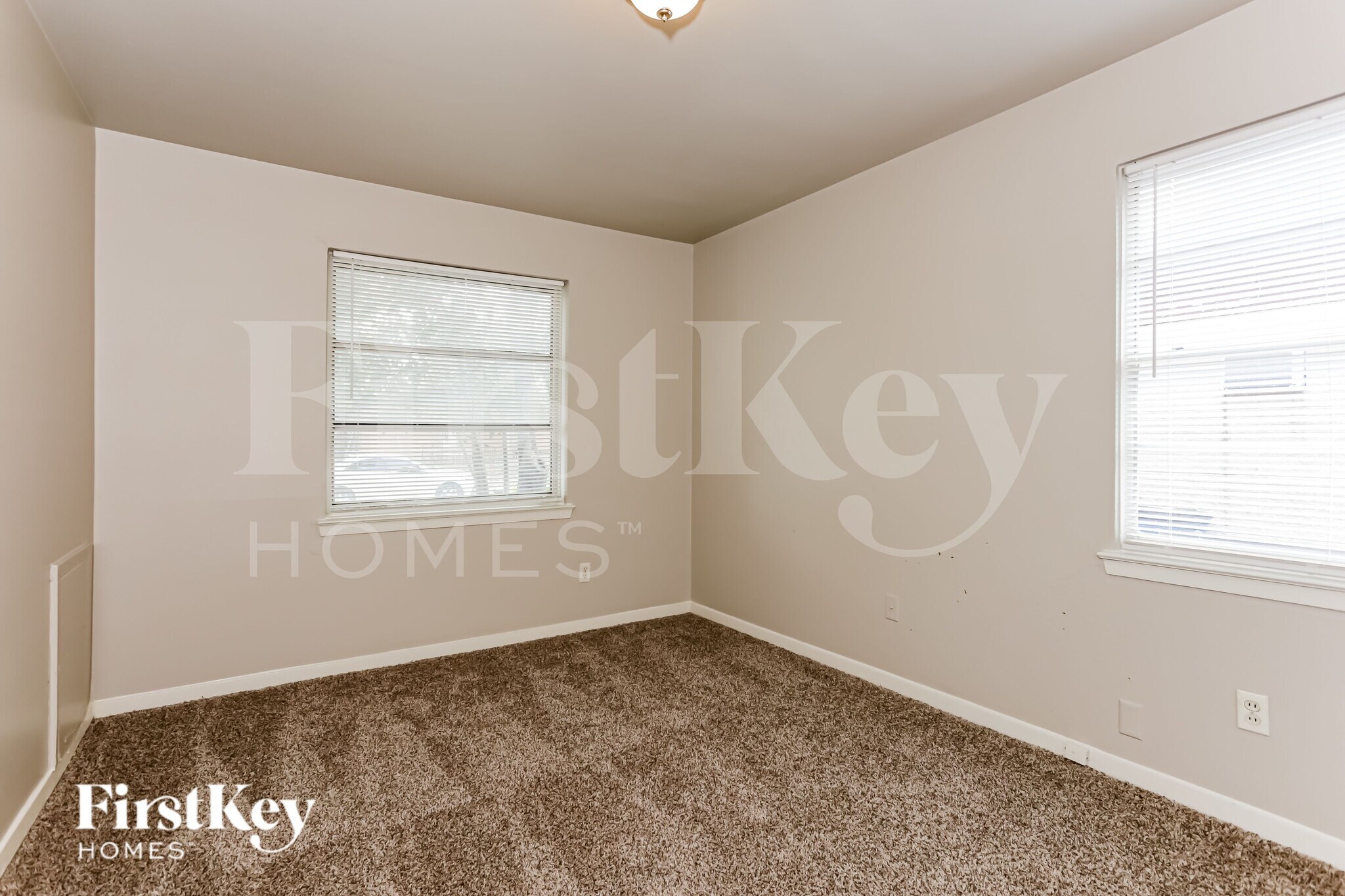 Building Photo - 10455 Plummer Dr