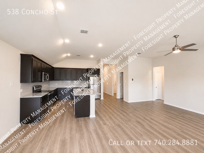 Building Photo - 538 Concho St