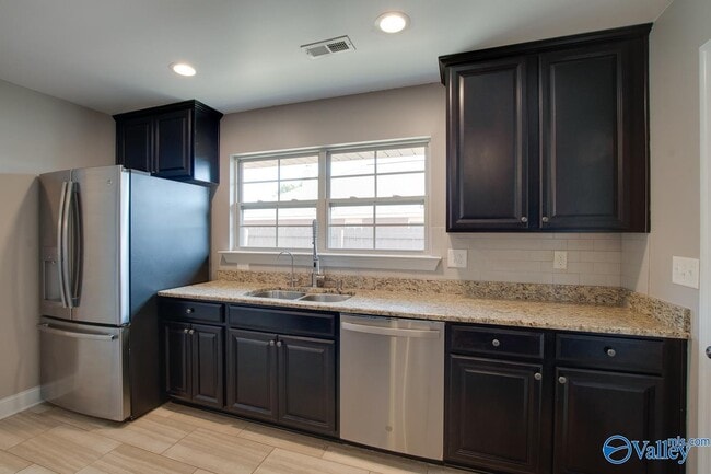 Building Photo - 512 Summer Cove Cir NW