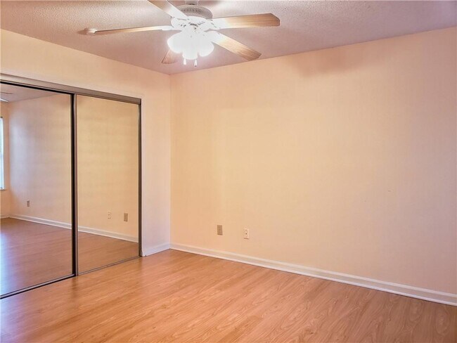 Building Photo - 913 Wentworth Ct