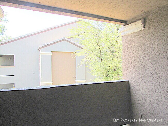 Building Photo - 555 E Silverado Ranch Blvd
