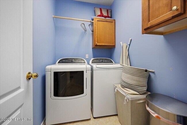 Building Photo - 1357 Barrington Cir