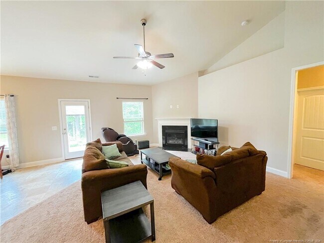 Building Photo - 144 Parkside Dr