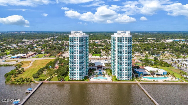 Building Photo - 241 Riverside Dr