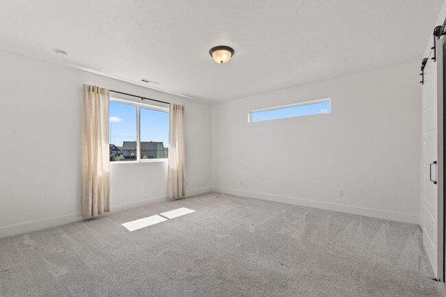 Building Photo - Gorgeous Home in the Perfect Location!