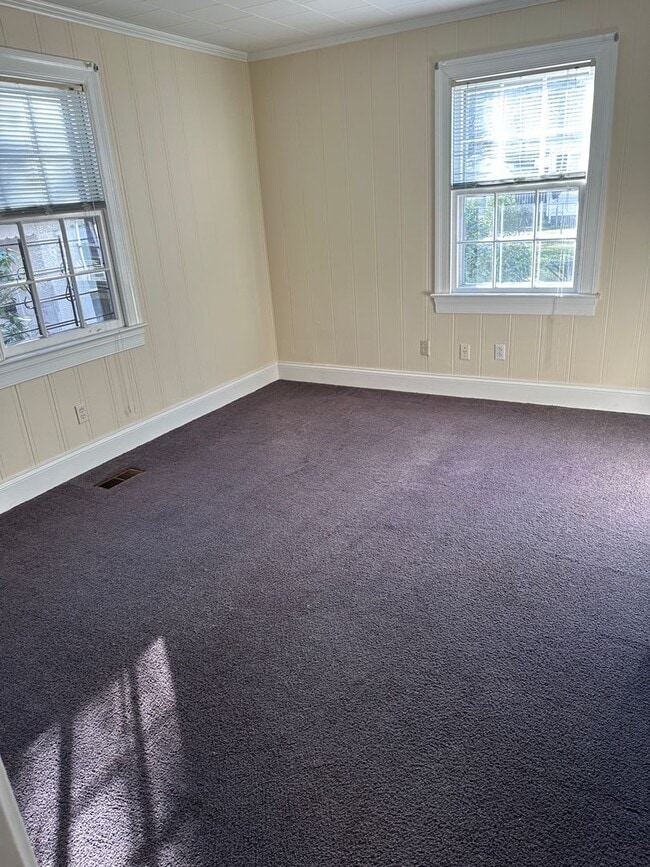 Building Photo - 1602 W Washington Ave