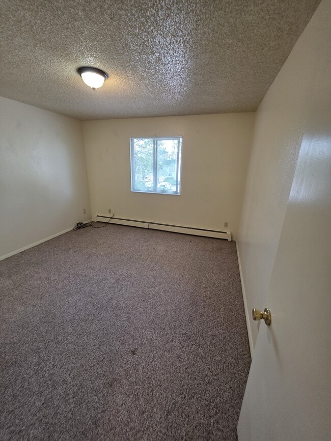 Building Photo - 3226 Rood Ave