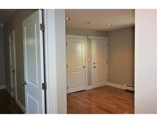 Building Photo - 130 Pine St