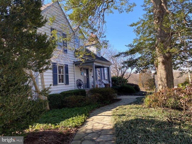 Building Photo - 5833 Orchard Hill Ct