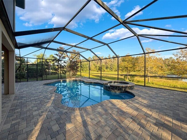 Building Photo - 10701 Laurel Vista Way