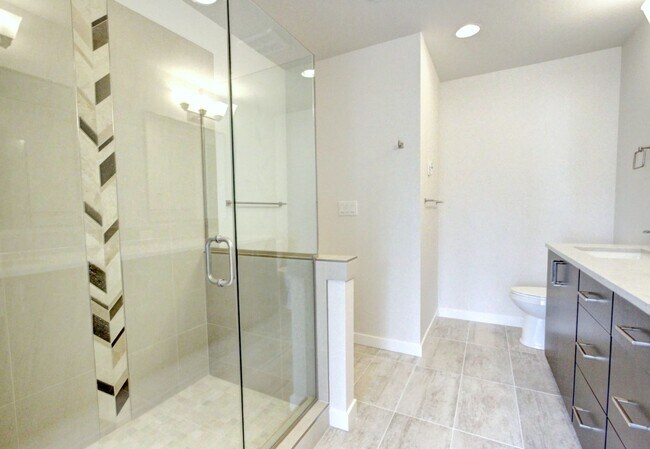 Building Photo - 3Bd/2.75Ba Seattle Townhouse