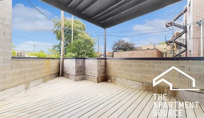 Building Photo - 3253 N Elston Ave