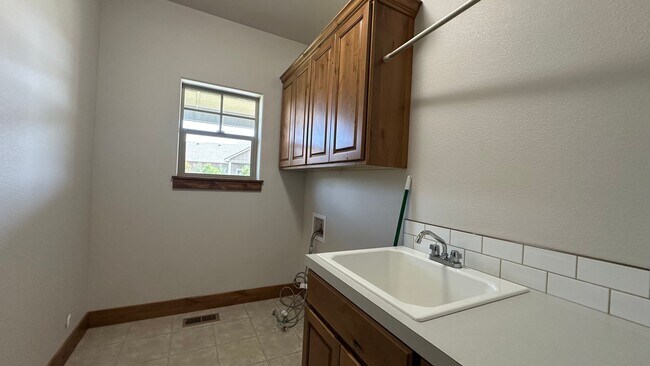 Building Photo - Great Home in Loveland