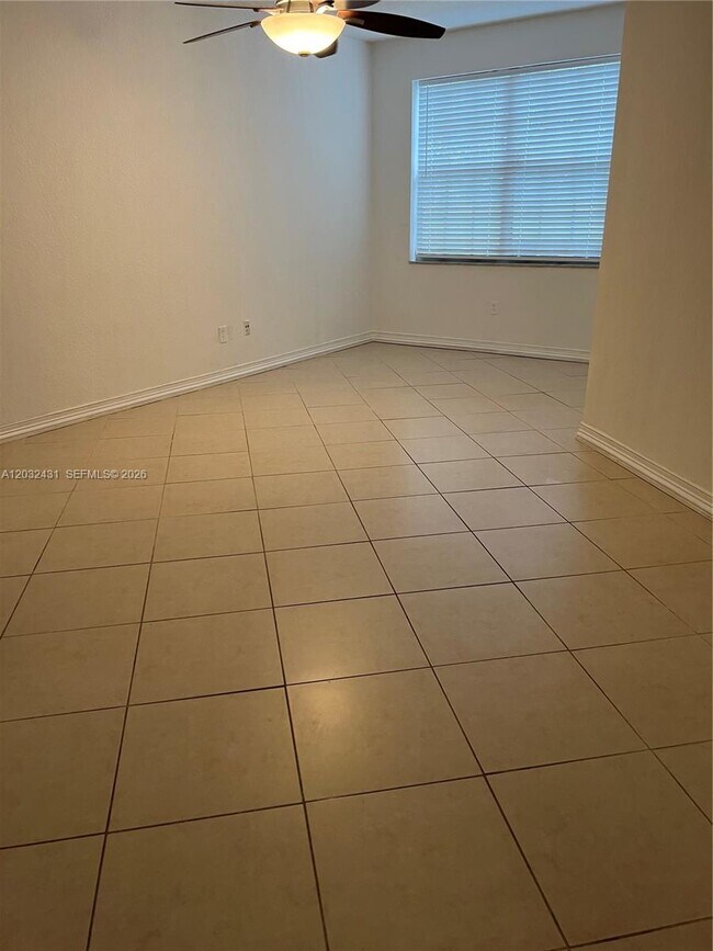 Building Photo - 715 SW 148th Ave