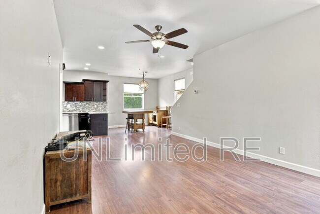 Building Photo - 2520 W Pikes Peak Dr