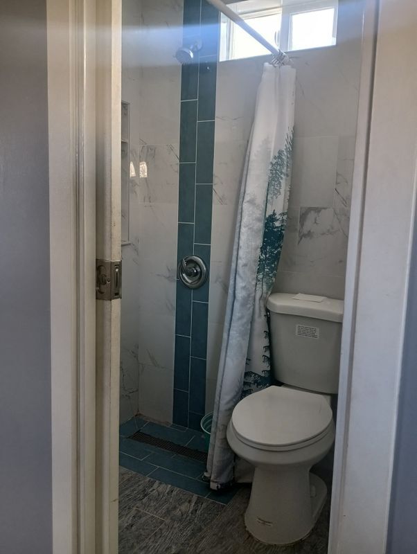 Building Photo - 3867 Winona Ave