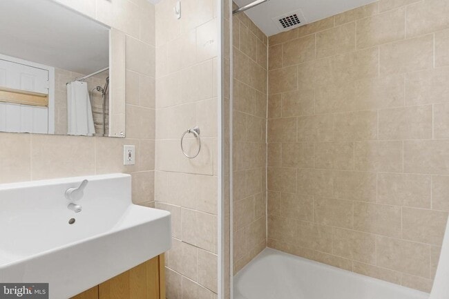 Building Photo - 2614 Fort Farnsworth Rd