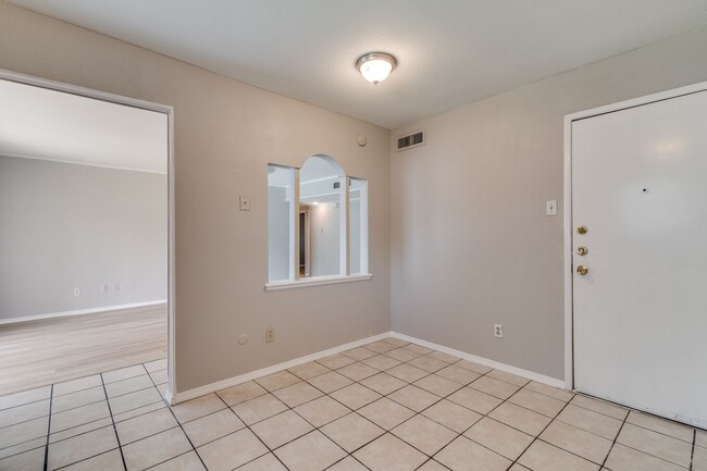 Building Photo - 3 Bed/2 Bath Hidden Treasure in Garland