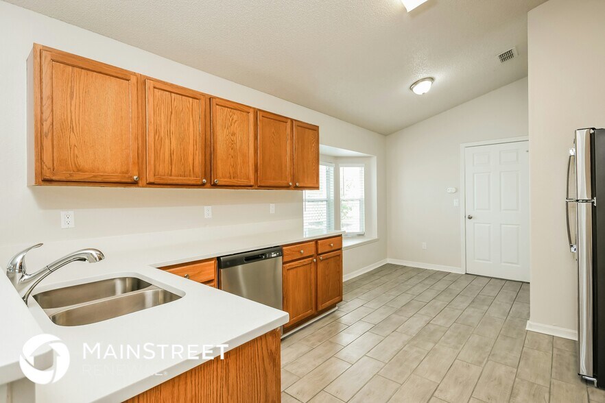 Building Photo - 2321 Paulette Dr