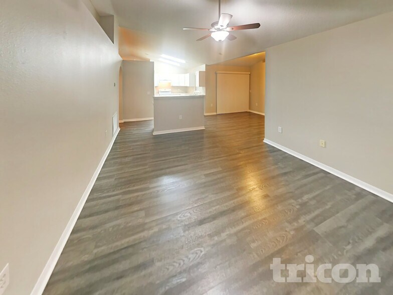 Building Photo - 6372 Gainsboro Ave