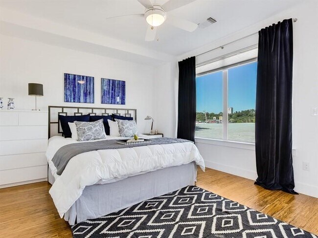 Building Photo - 1801 E 2nd St