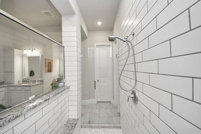 Building Photo - 23606 Verge Sims Dr