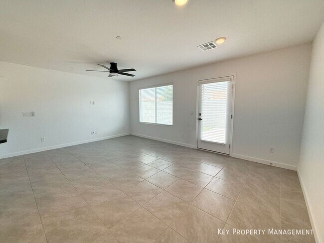 Building Photo - 4270 Lemay St