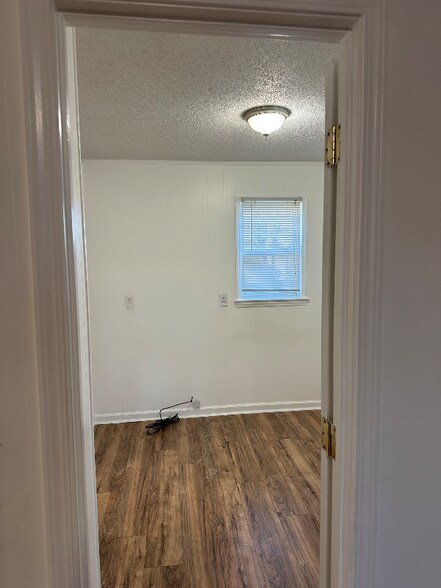 Building Photo - 1923 Norwood St SW