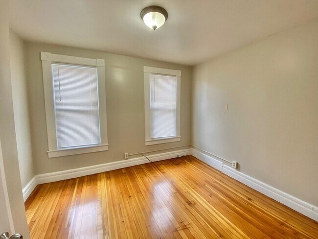 Building Photo - 39 Acushnet Ave