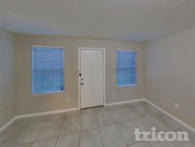 Building Photo - 2641 Bandera Pl