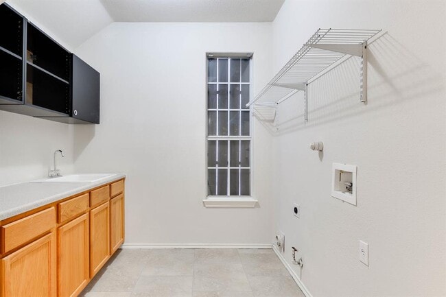 Building Photo - 8313 Canola Bend