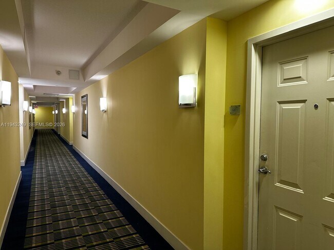 Building Photo - 2000 N Bayshore Dr