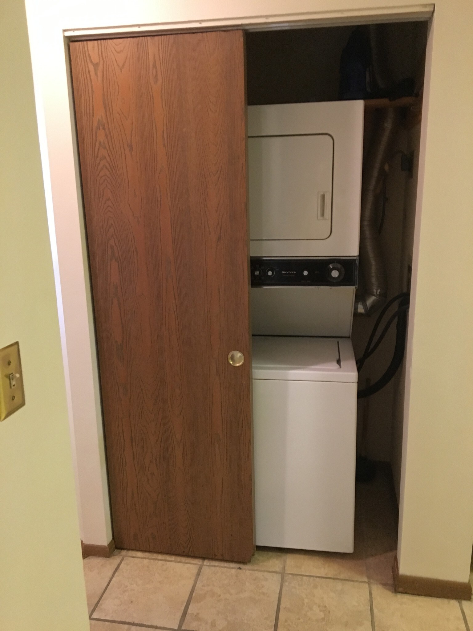 In-unit Washer/Dryer - 4670 S Woodland Dr