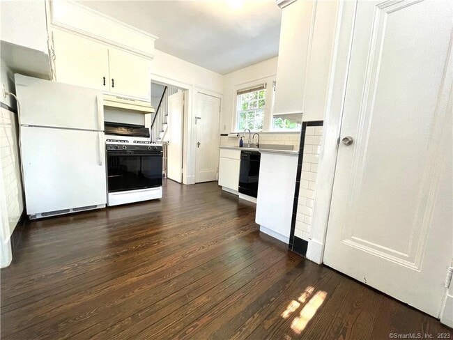 Building Photo - 294 Fountain St