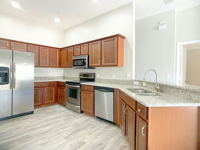 Primary Photo - 6446 S Goldenrod Rd