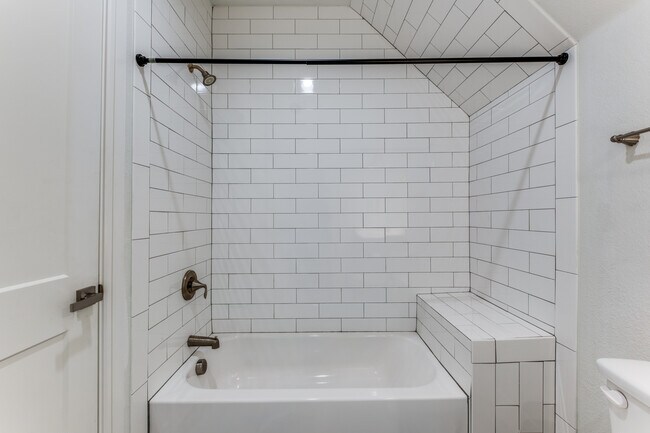 Building Photo - 5073 Gaston Ave