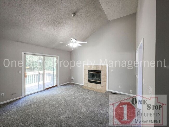Building Photo - Gorgeous 3-Bedroom, 2-Bathroom home in Ray...