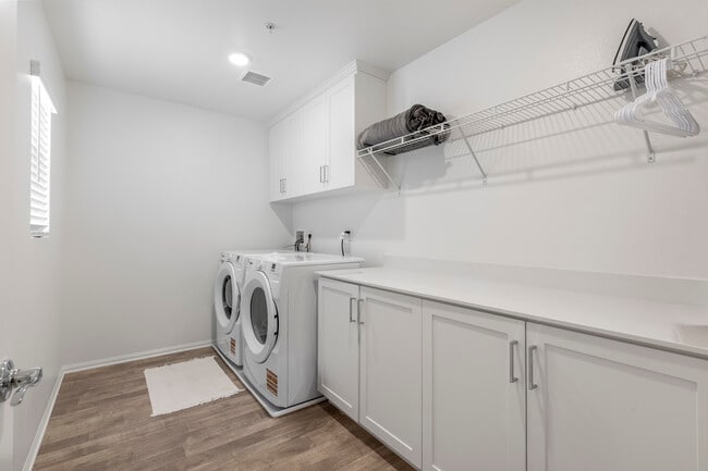 Building Photo - 23307 Desert Lily Ct