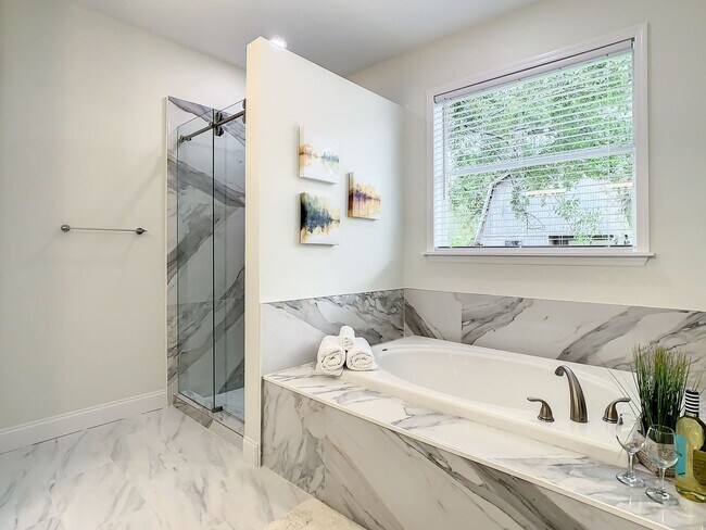 Building Photo - Beautifully Remodeled Citrus Park House