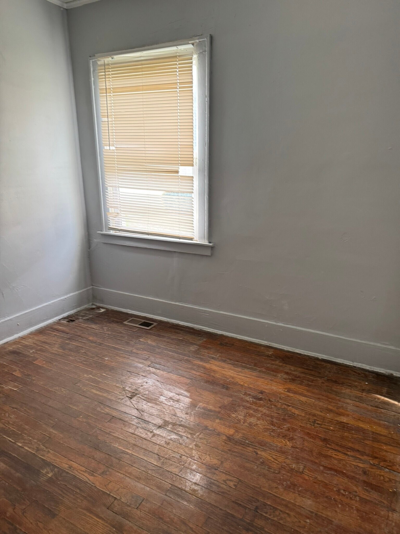 Building Photo - 5378 Maxwell Ave