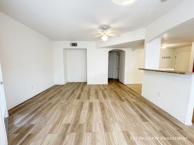 Building Photo - 6160 Rumrill St