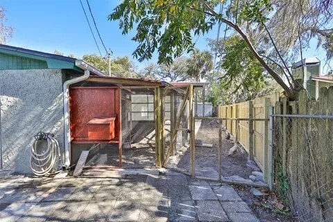 Chicken coop & Gated backyard - 7250 Cedar Point Dr