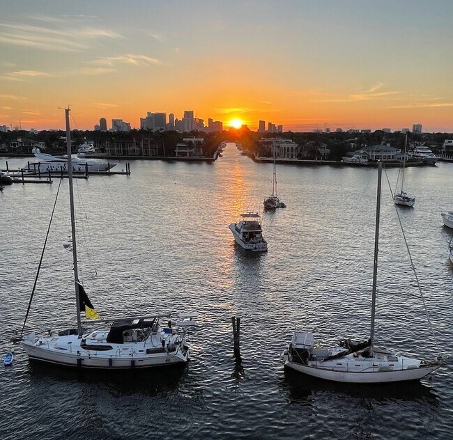 Primary Photo - 9 N Birch Rd