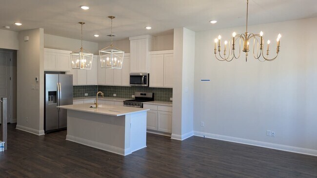 Building Photo - 2523 Huxley Mews