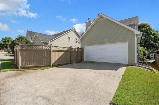 Building Photo - 3365 Tanager Ct