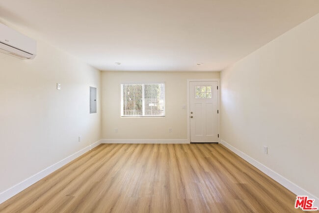 Building Photo - 342 S Ave 56