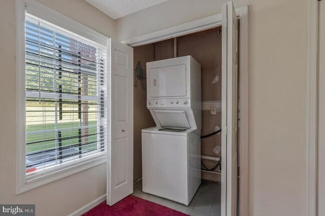 Building Photo - 2647 Longbow Ct